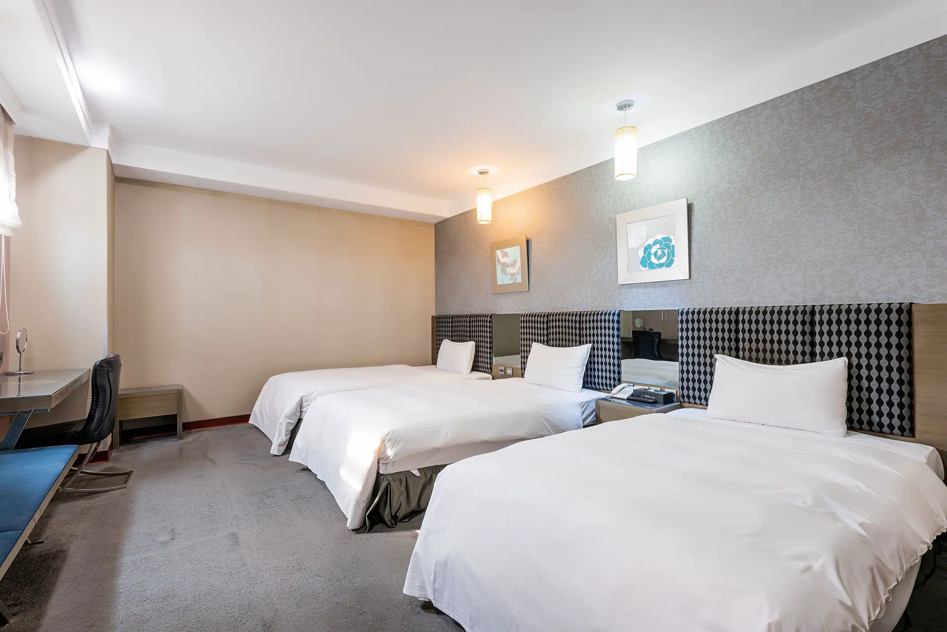 湖月三人房(三小床)